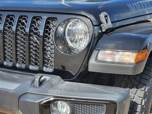 Used 2022 Jeep Gladiator Sport AWD/4WD image 16