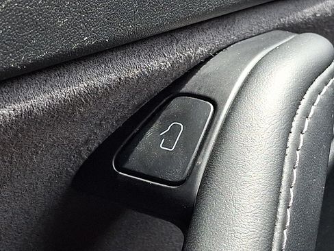 Used 2024 Tesla Model Y Long Range RWD image 25