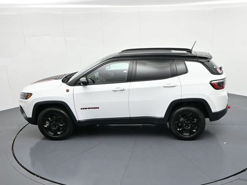 Used 2023 Jeep Compass Trailhawk image 24