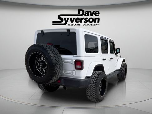 Used 2018 Jeep Wrangler Unlimited Sahara w/ Uconnect 4C Nav & Sound Group AWD/4WD image 5