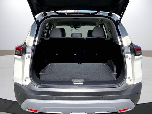 Used 2023 Nissan Rogue SV image 24