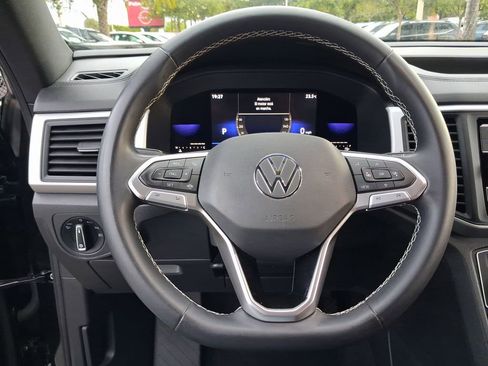 Certified 2022 Volkswagen Atlas Cross Sport SE image 17