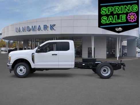 New 2026 Ford F350 XL w/ XL Chrome Package image 3