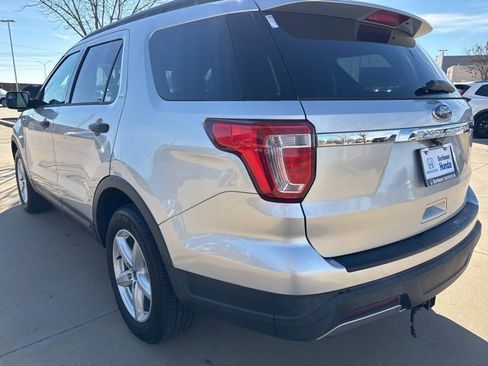 Used 2018 Ford Explorer FWD image 4