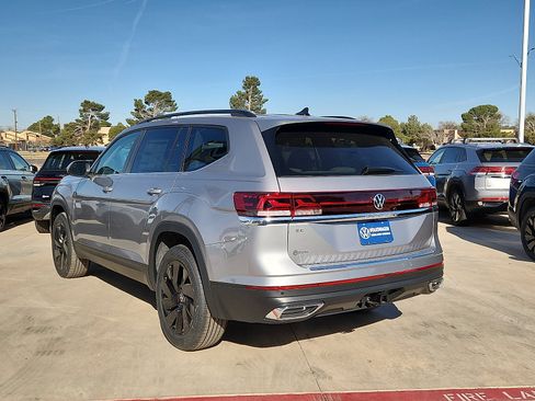 New 2026 Volkswagen Atlas SE image 5