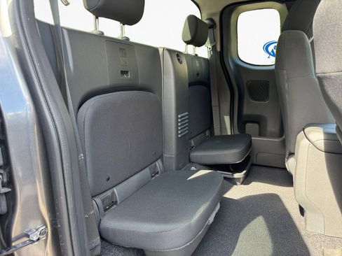 Used 2024 Nissan Frontier S w/ Technology Package image 12