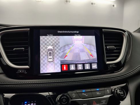 New 2026 Chrysler Pacifica Select FWD image 4