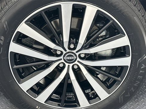 New 2025 Nissan Pathfinder Platinum w/ Cargo Package image 22