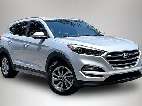 Used 2018 Hyundai Tucson SEL Plus FWD image 2