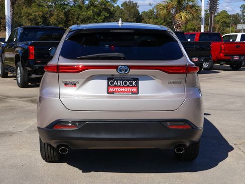 Used 2021 Toyota Venza Limited image 19