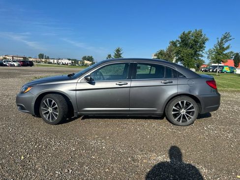 Used 2013 Chrysler 200 Limited w/ Sun/Sound Group FWD image 8
