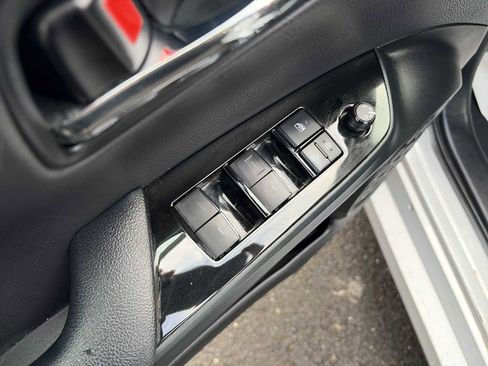 Used 2020 Toyota Prius Prime LE image 15