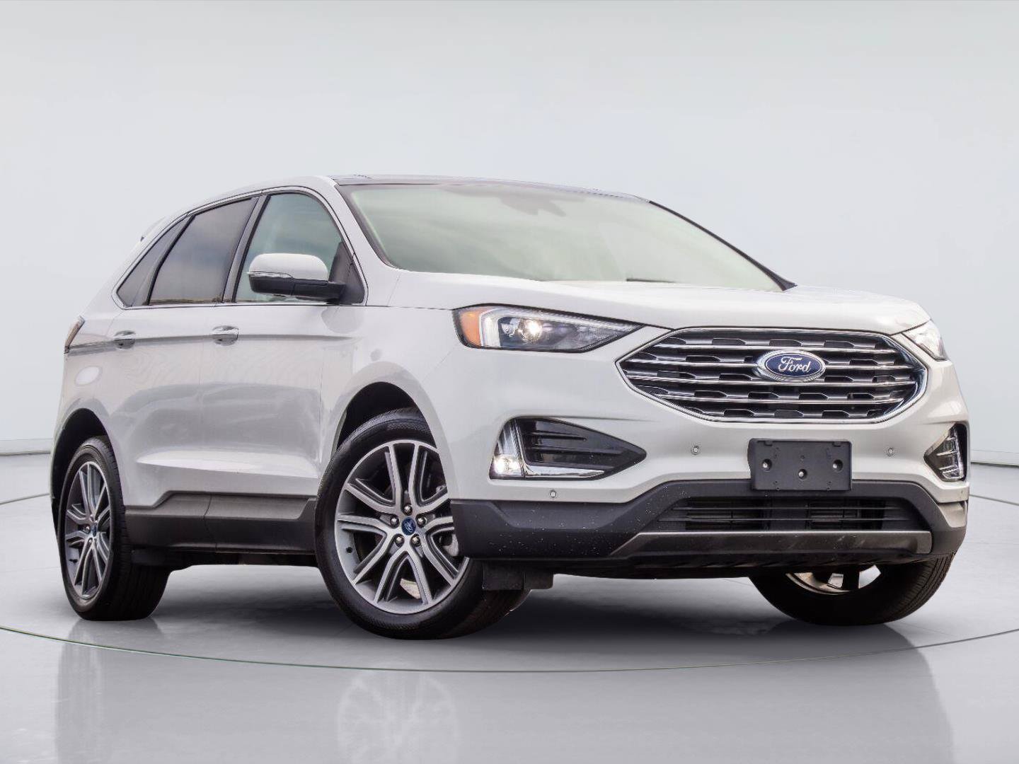 Used 2022 Ford Edge Titanium AWD/4WD image 2
