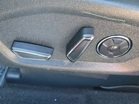 Certified 2018 Ford Explorer Platinum image 26