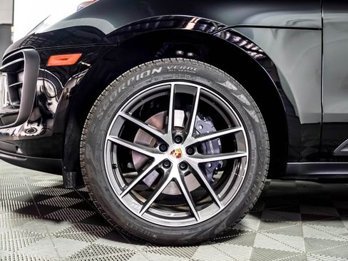 Certified 2026 Porsche Macan AWD/4WD image 14