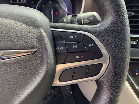 Used 2021 Chrysler Voyager Lxi image 12