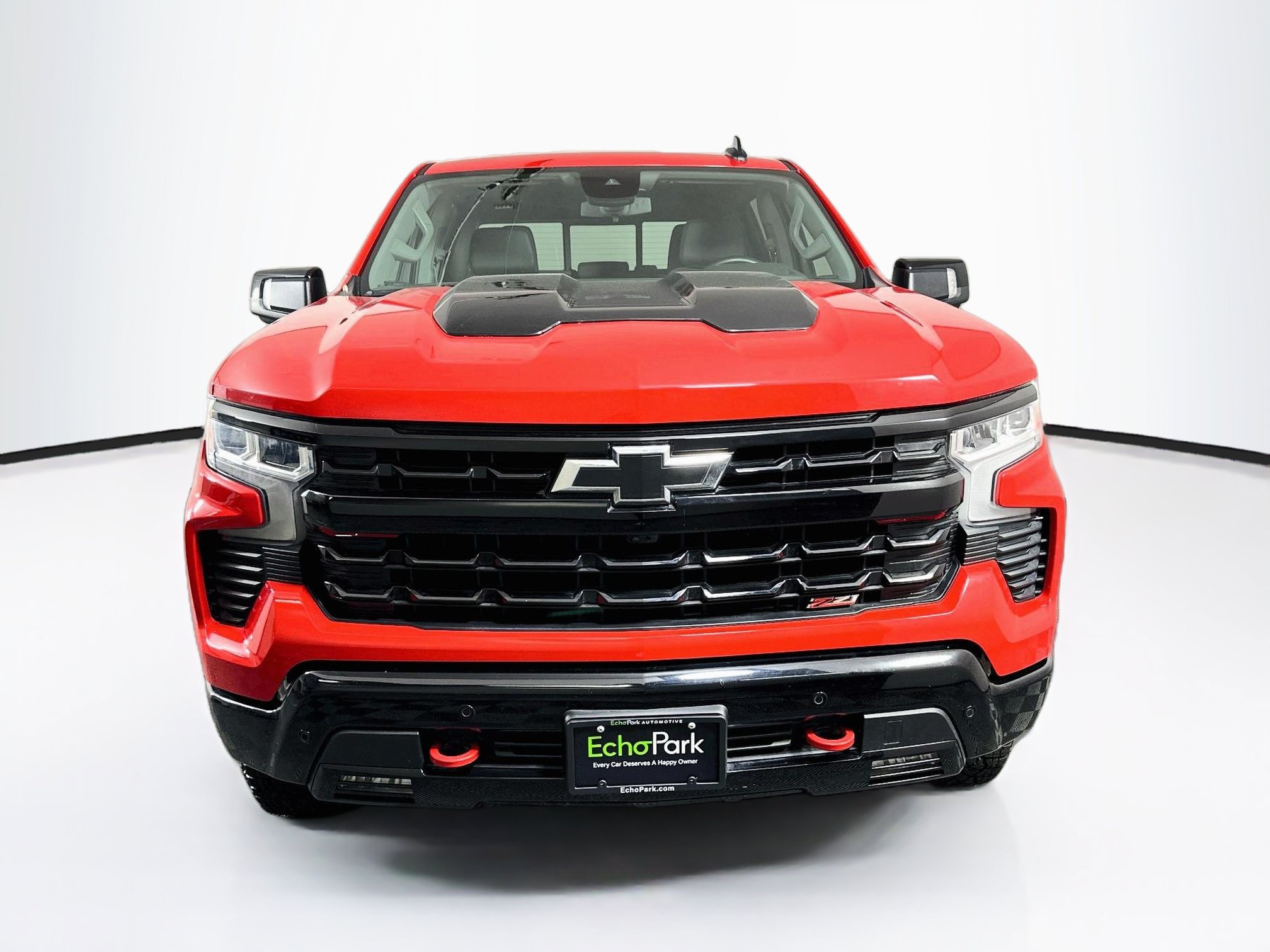 Used 2024 Chevrolet Silverado 1500 LT Trail Boss w/ Convenience Package II AWD/4WD image 2