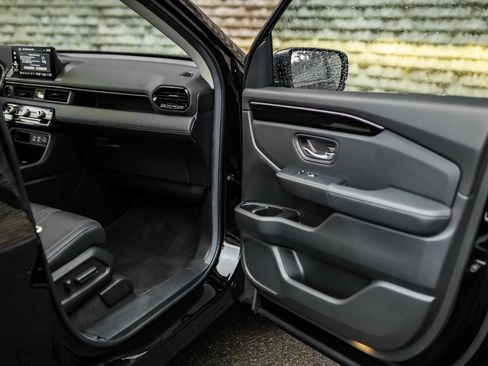 Used 2025 Honda Pilot Touring image 15