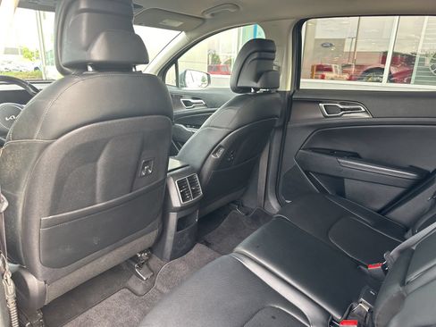 Used 2023 Kia Sportage EX AWD/4WD image 15