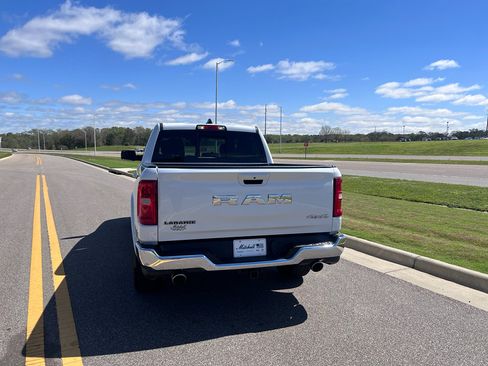Certified 2025 RAM 1500 Laramie AWD/4WD image 5