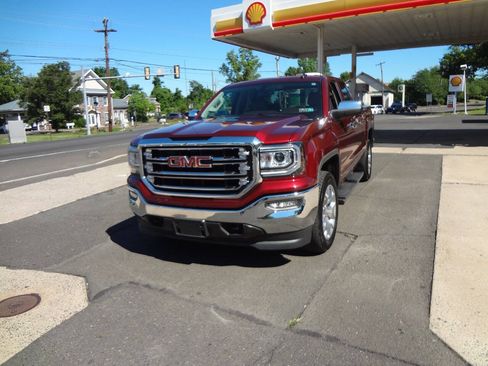 Used 2017 GMC Sierra 1500 SLT w/ SLT Premium Package AWD/4WD image 2