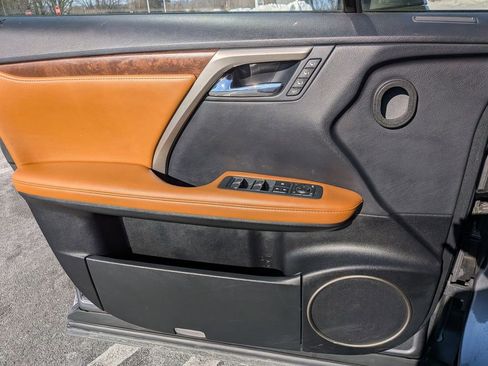 Used 2021 Lexus RX 350L Premium w/ Premium Package image 9