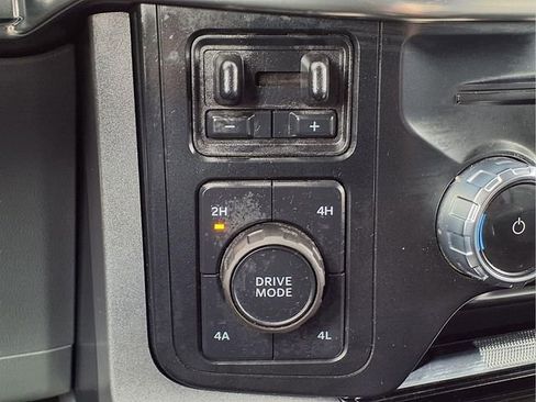 Certified 2023 Ford F150 Lariat w/ Equipment Group 502A High image 19