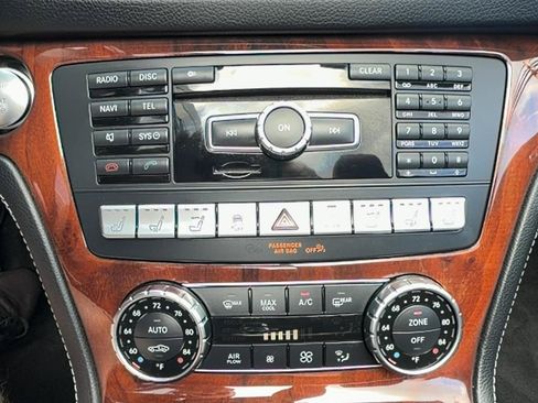 Used 2014 Mercedes-Benz SL 550 image 12