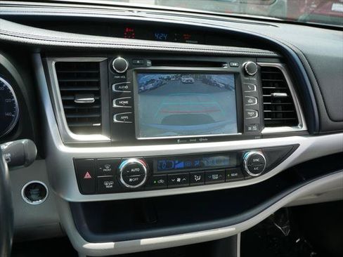 Certified 2019 Toyota Highlander XLE AWD/4WD image 20