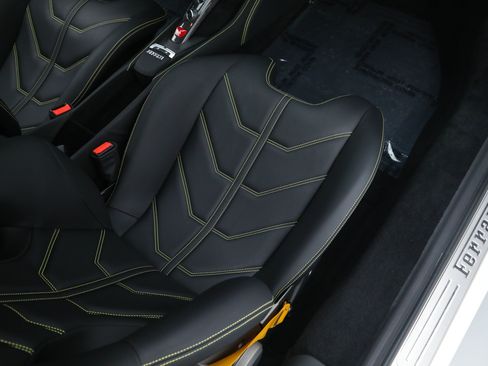 Used 2017 Ferrari 488 GTB RWD image 22