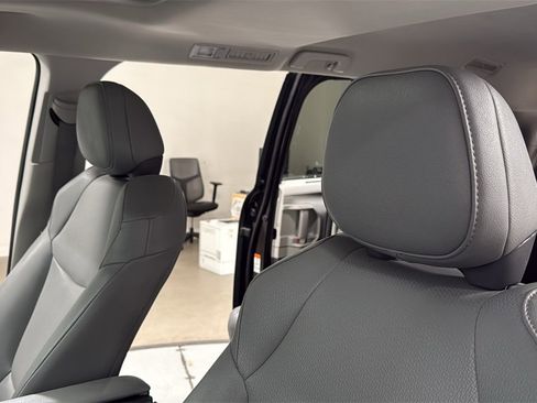 Used 2024 Toyota Sienna XLE image 13