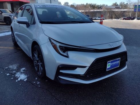 Used 2024 Toyota Corolla SE image 11