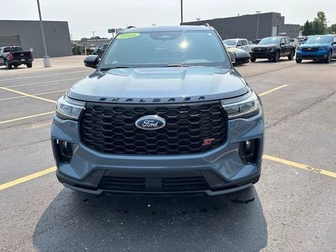Used 2025 Ford Explorer ST AWD/4WD image 17