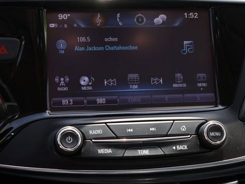 Used 2019 Buick Envision Essence FWD image 25