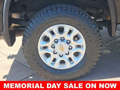 Used 2024 Chevrolet Silverado 2500 LT AWD/4WD image 34