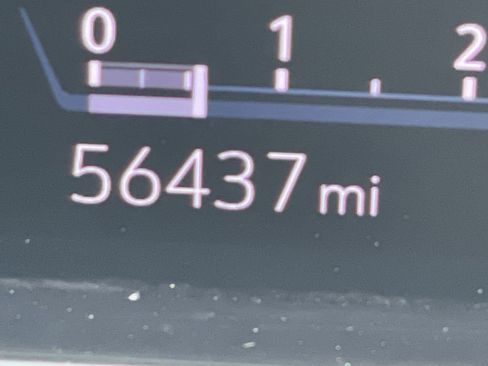 Used 2022 Cadillac Escalade Premium Luxury image 14