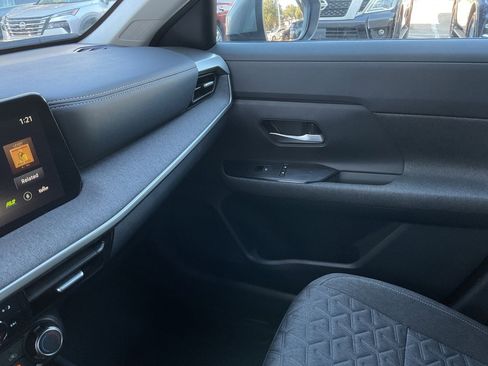 Used 2025 Nissan Kicks SV image 36