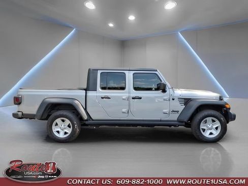 Used 2020 Jeep Gladiator Sport w/ Quick Order Package 24S AWD/4WD image 2