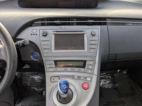 Used 2015 Toyota Prius Two image 11