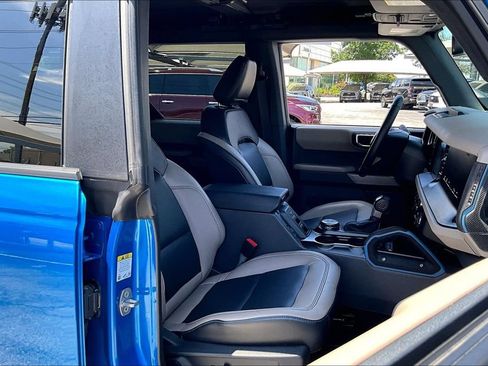 Used 2023 Ford Bronco Wildtrak AWD/4WD image 10