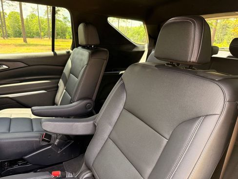 Used 2024 Chevrolet Traverse LT w/ Midnight/Sport Edition FWD image 28
