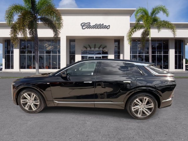 Used 2024 Cadillac Lyriq Tech w/ Driver Assist Package AWD/4WD image 9