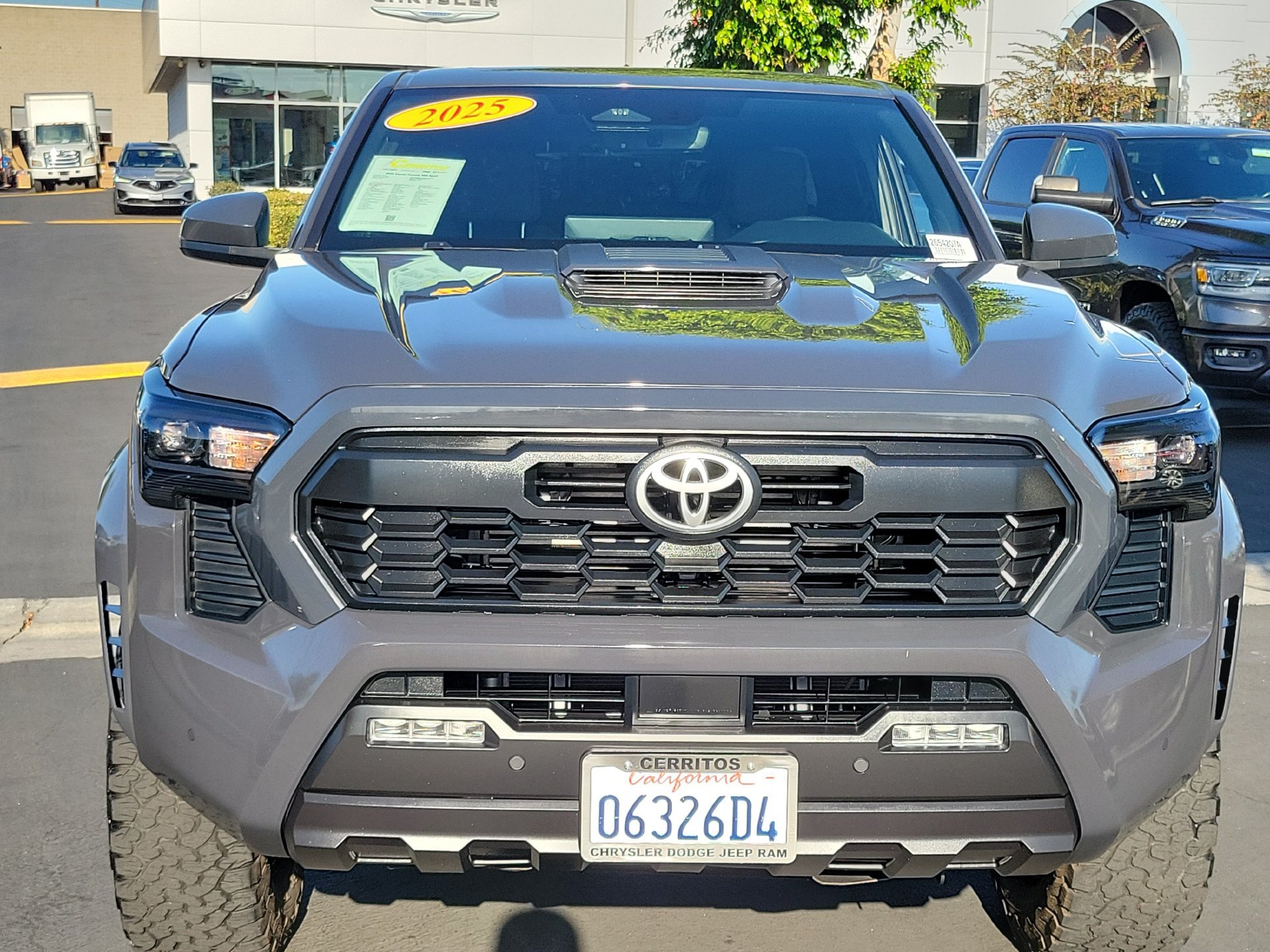 Used 2025 Toyota Tacoma TRD Sport w/ TRD Sport Upgrade Package AWD/4WD image 4