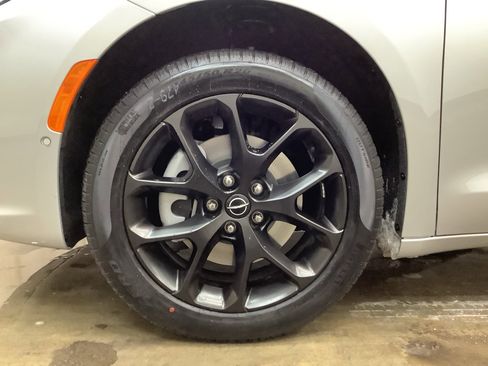 New 2026 Chrysler Pacifica Select w/ S Appearance Package image 26