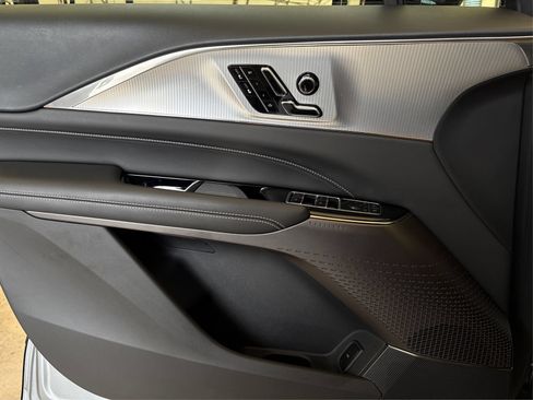 Certified 2024 Cadillac Lyriq Tech RWD image 22
