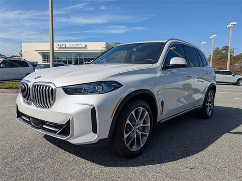 New 2026 BMW X5 xDrive50e image 9