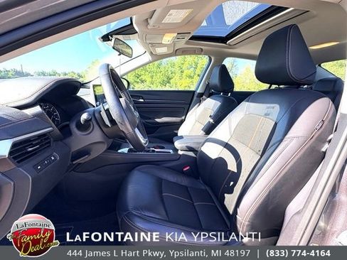 Used 2021 Nissan Altima 2.5 SR w/ SR Premium Package FWD image 9