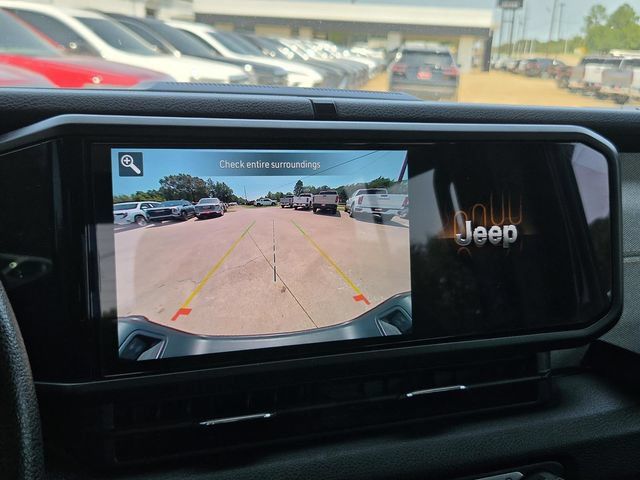 Used 2024 Jeep Gladiator Sport AWD/4WD image 16