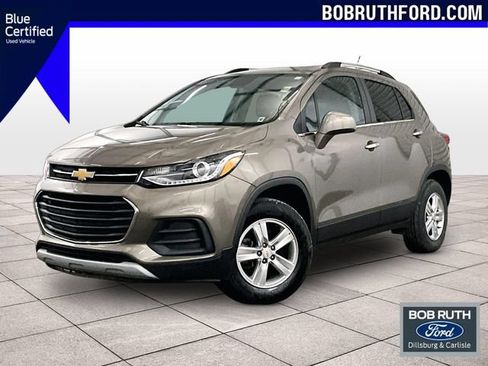 Used 2020 Chevrolet Trax LT w/ LT Convenience Package AWD/4WD image 1