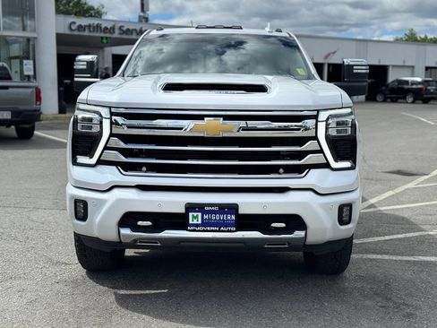 Used 2025 Chevrolet Silverado 2500 High Country w/ High Country Premium Package AWD/4WD image 9